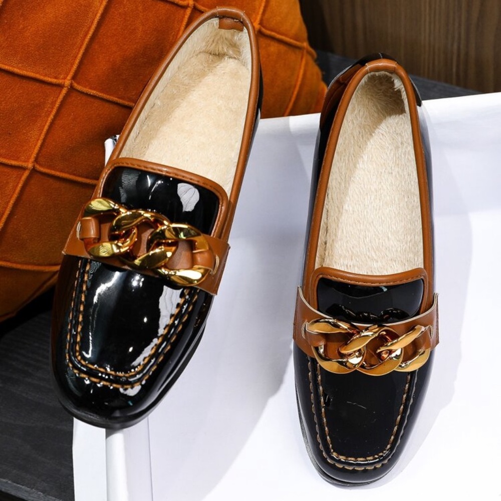 Black Chain Detail Loafers Faux Fur Lined  Square Toe Flat EUC Size 9 - Picture 5 of 6